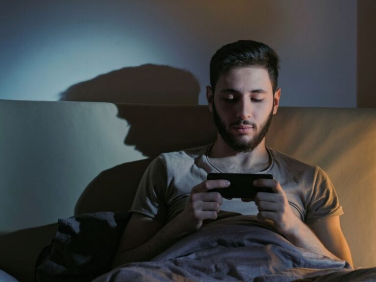 Ganhar dinheiro na internet pelo celular assistindo vídeos